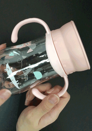 10款寶寶學(xué)飲杯測評(píng)：這款防漏效果差，不推薦
