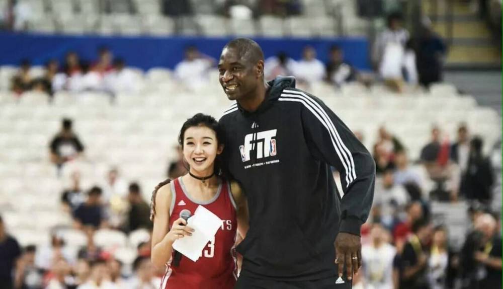 NBA中国3大美女主持人曾和球星合照过？！最后一位眼熟吗