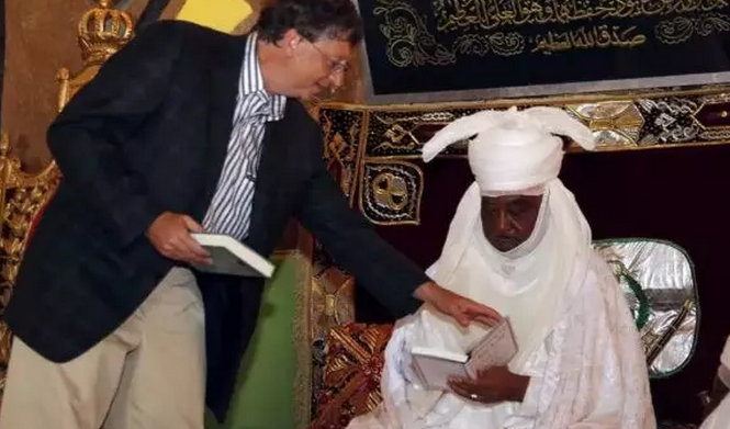 开直播撒700万、修厕所耗资上亿，美国版王思聪人设为啥还没崩？