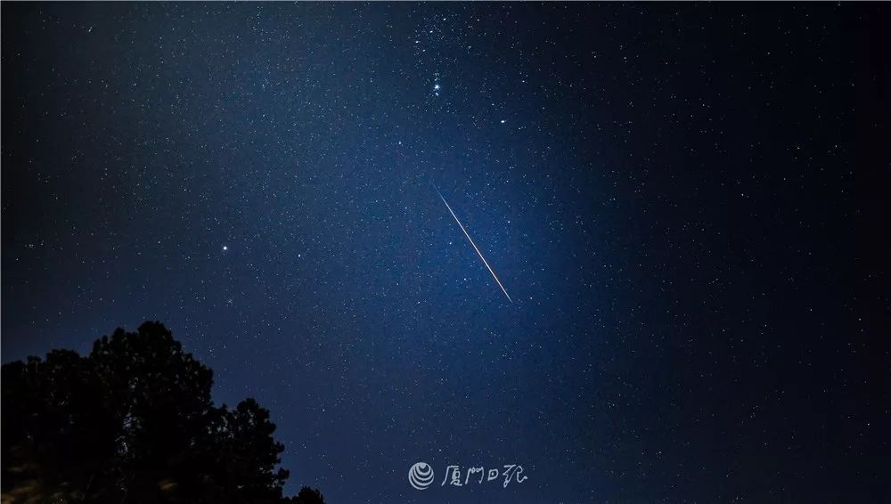 高清美图！流星雨“绽放”厦门夜空！晴好天气继续，冷空气也在路上