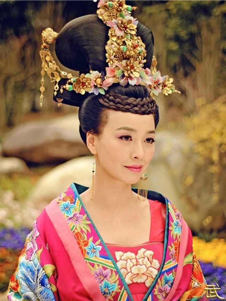 张庭夫妇投资1400万开新公司!被罚113亿,两人资产依旧超乎想象