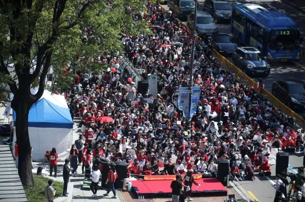 26万人围观性侵犯，韩国18年扫黄打非，为什么越扫越黄？