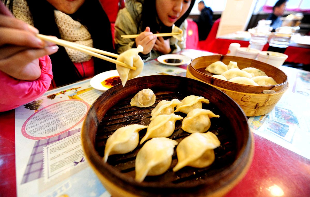 包饺子面用冷水还是热水（用水不同做对了饺子皮才好吃）