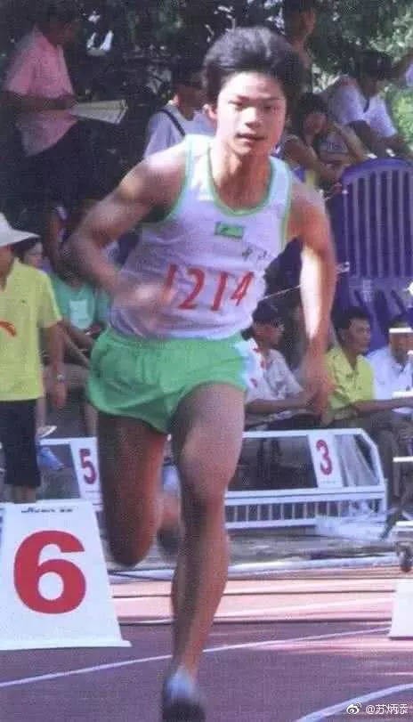 苏炳添最快纪录100米是多少秒(9.98秒，苏炳添打破亚洲百米赛纪录，创造黄种人的神话，一战封神)
