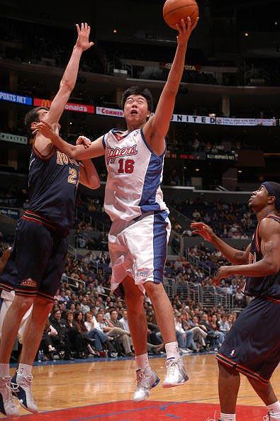 中国球员在NBA十大高光时刻：姚明砍41分，阿联31分，还有1人21分