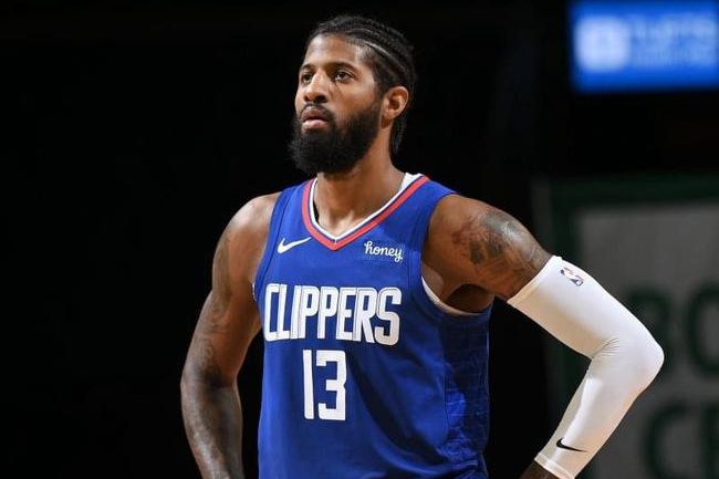 NBA小前锋前五现役(美媒评现役10大小前锋：小卡无缘前五，老詹屈居次席，杜兰特夺魁)