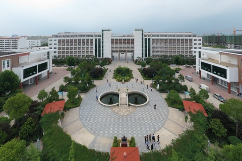 河南“超级县中”郸城一高，每年几十人上清华北大，靠的只是分数吗？