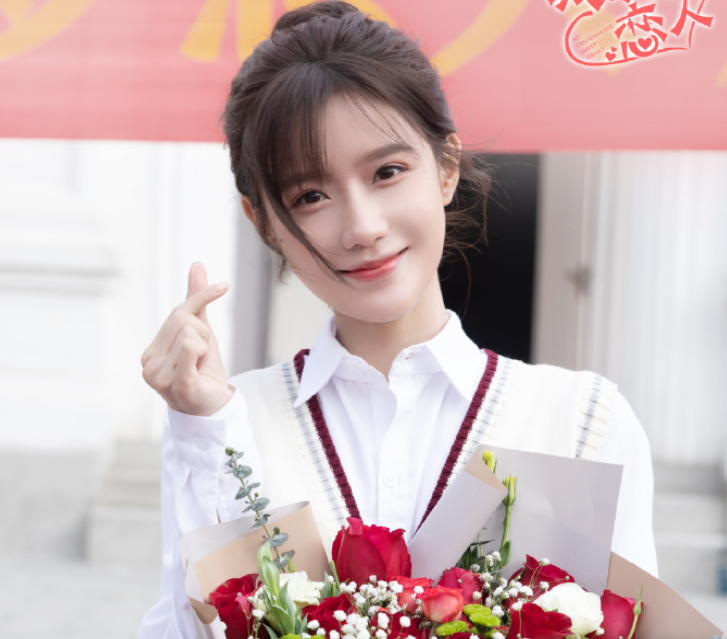 《我的百岁恋人》杀青，本以为男主够迷人，谁料男二颜值更加高