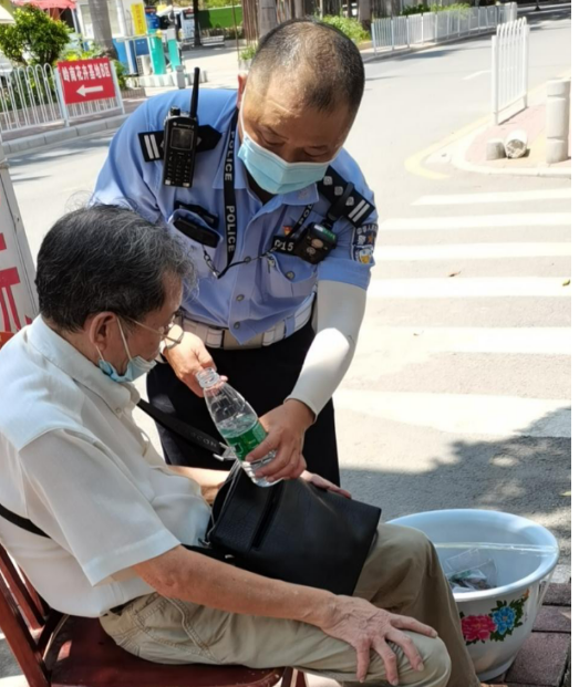 服务群众，交警“在线”丨我为群众办实事