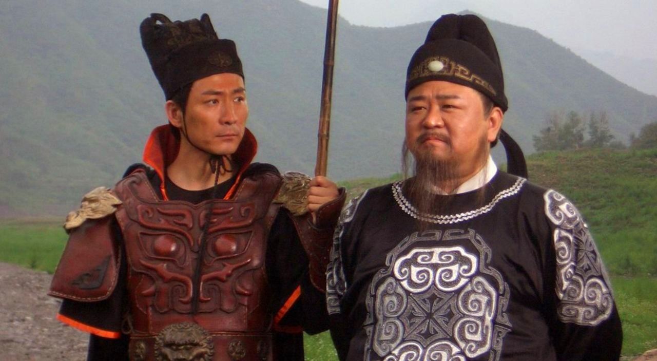 剧组很多人都反对梁冠华出演狄仁杰 ,因为在此之前 荧幕上的神探都是