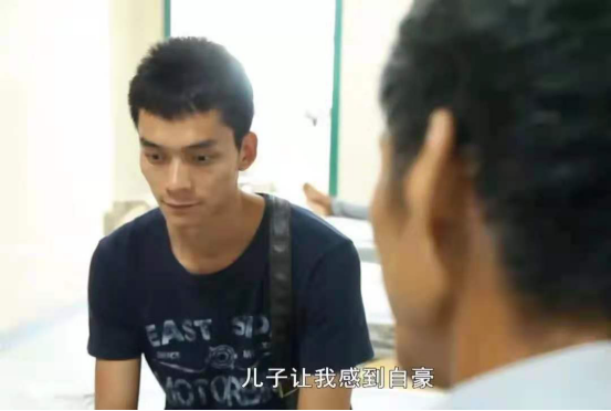 33岁“高龄”复读生，曾两拒985，今年第13次高考到底为何？