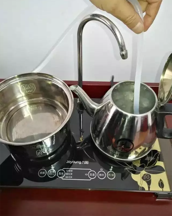饮水机和茶吧机（教你分辨饮水机和茶吧机哪个好用）