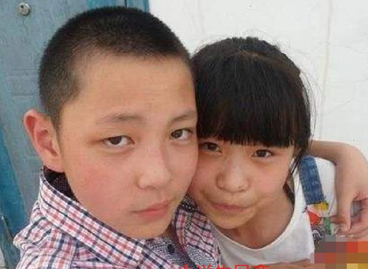 13岁女儿早恋,妈妈没打没骂,带女儿逛了圈商场后,女儿自动分手