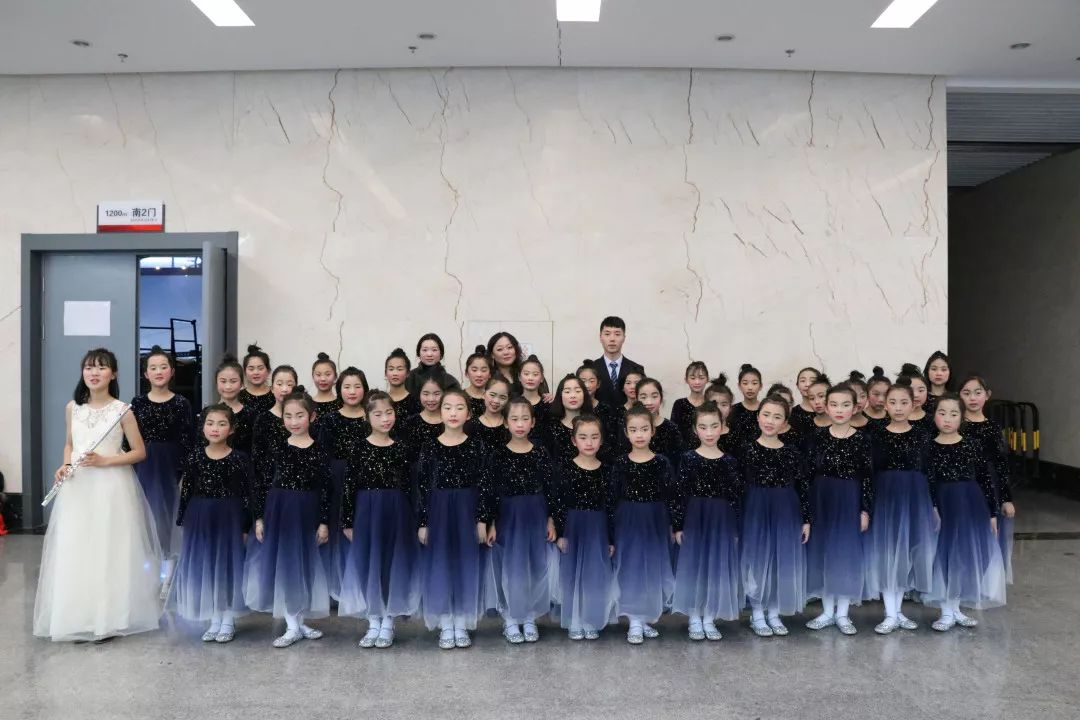 合肥世界外国语学校参加《童声中国--校园合唱节》节目