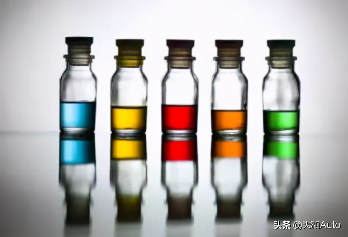 每天学点汽车知识：防冻冷却液「三水一油」的更换方式解析