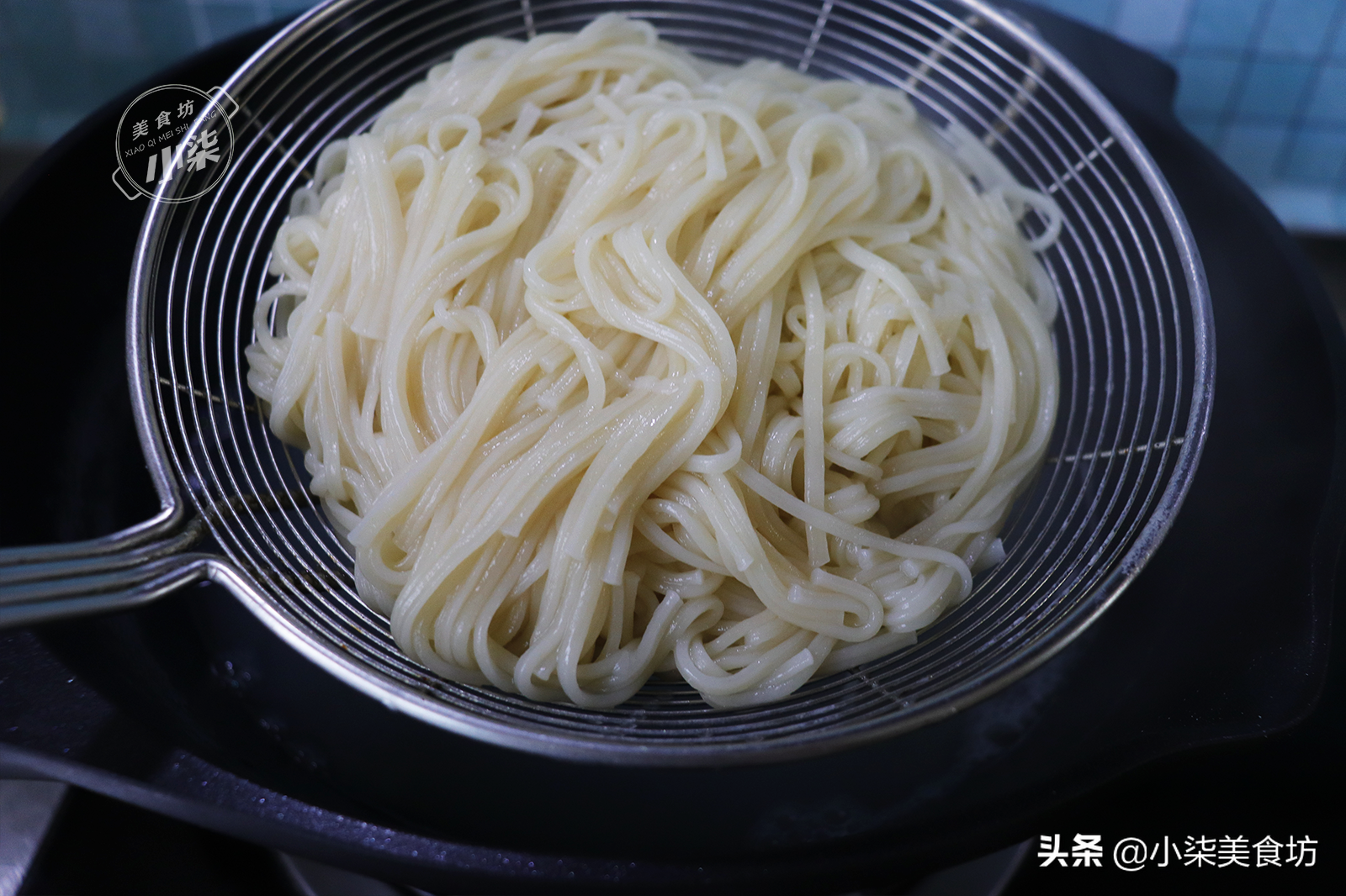 面条这样做太好吃了，做法简单省事，一周吃7次都不腻，太香了