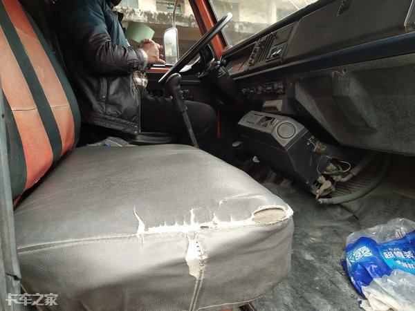 经典东风eq140尖头驾驶室,多种动力可选,详解十通锐狮自卸车