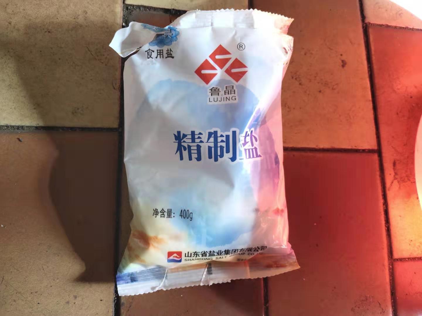 白醋轻松解决鱼缸水垢，让水质更清澈。