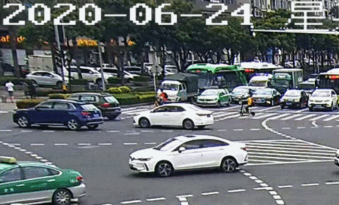 山东面包车珠海大道逼停奥迪，下车后猛拍车窗挑衅！交警调查结果有反转！