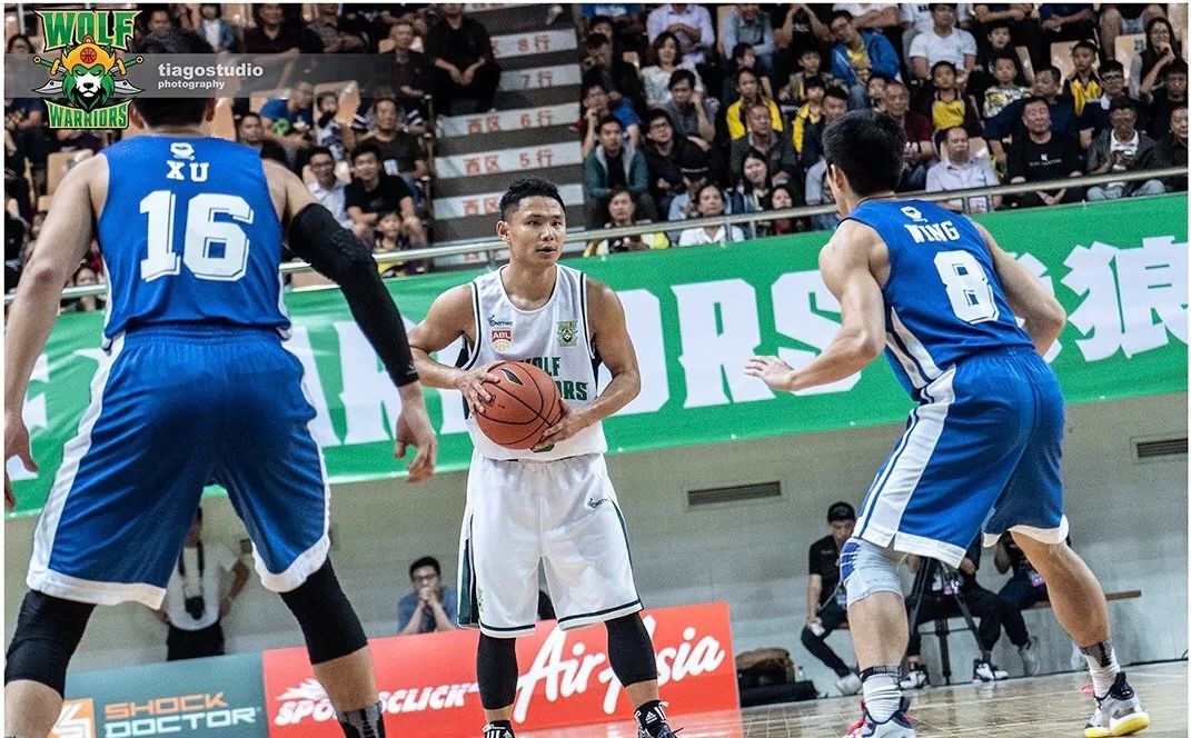 吴悠为什么不去nba(仅打六场就退役！再见街球王！33岁的吴悠为了梦想付出了太多…….)