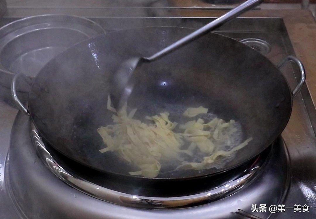 草魚的做法,草魚的做法簡(jiǎn)單又好吃