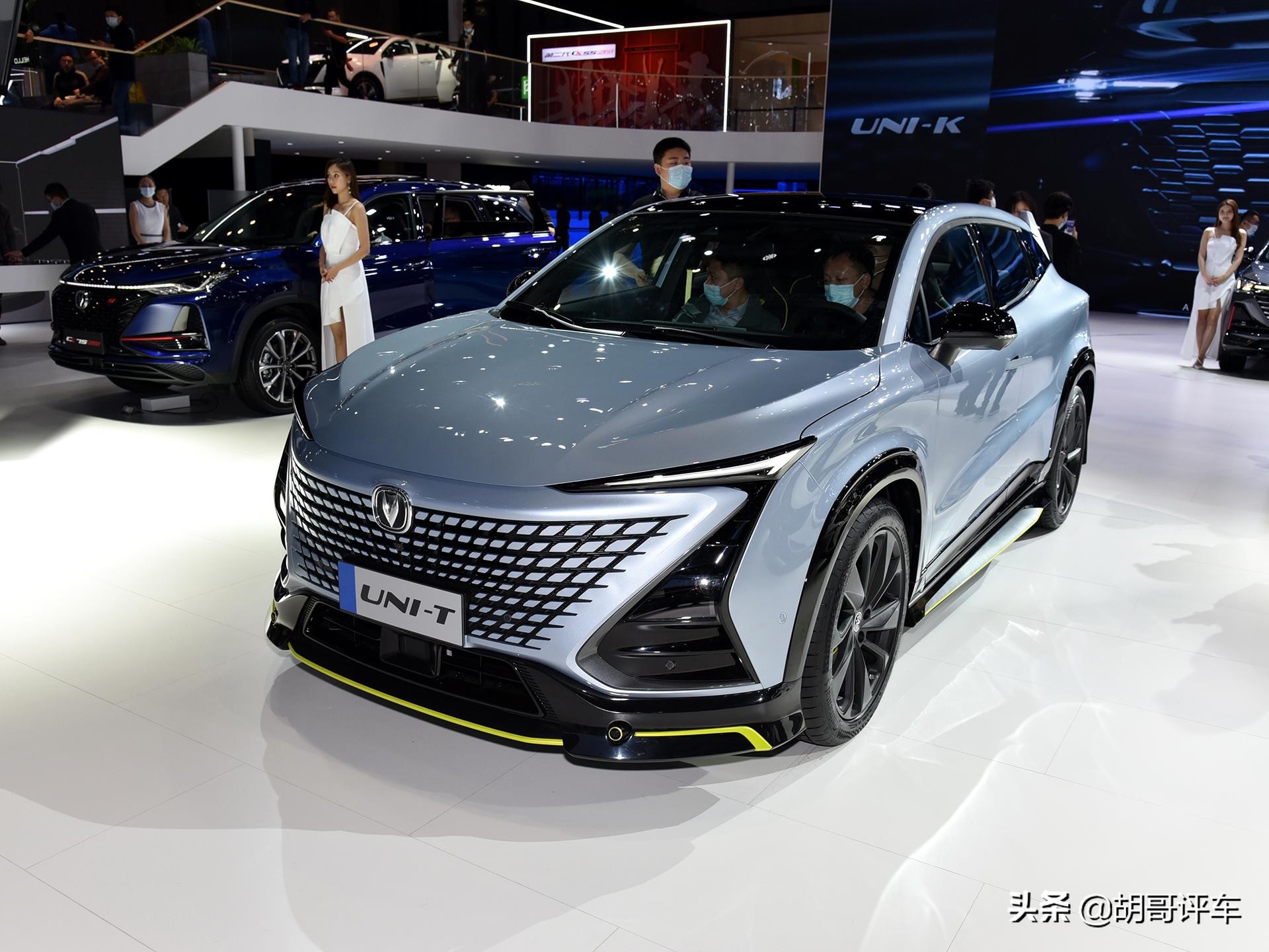 运动个性的国产suv,配置比h6高,设计新颖,实拍长安uni-t