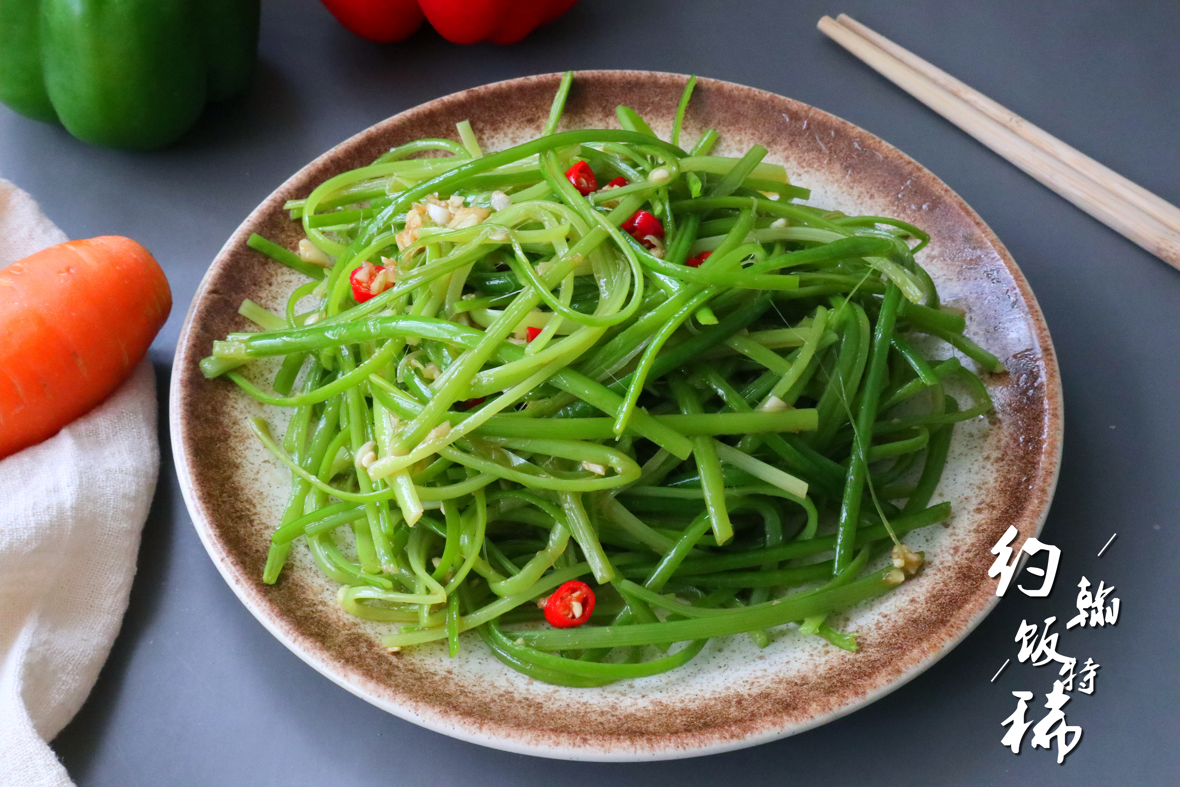圆生菜怎么凉拌才好吃（5道快手省事的凉拌菜制作过程）