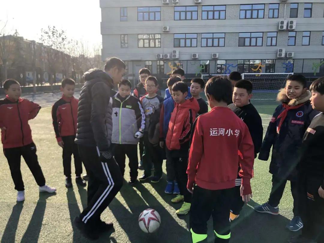 通州区运河小学班级足球联赛(健康领跑童年——通州区运河小学举行2020年校园足球联赛)