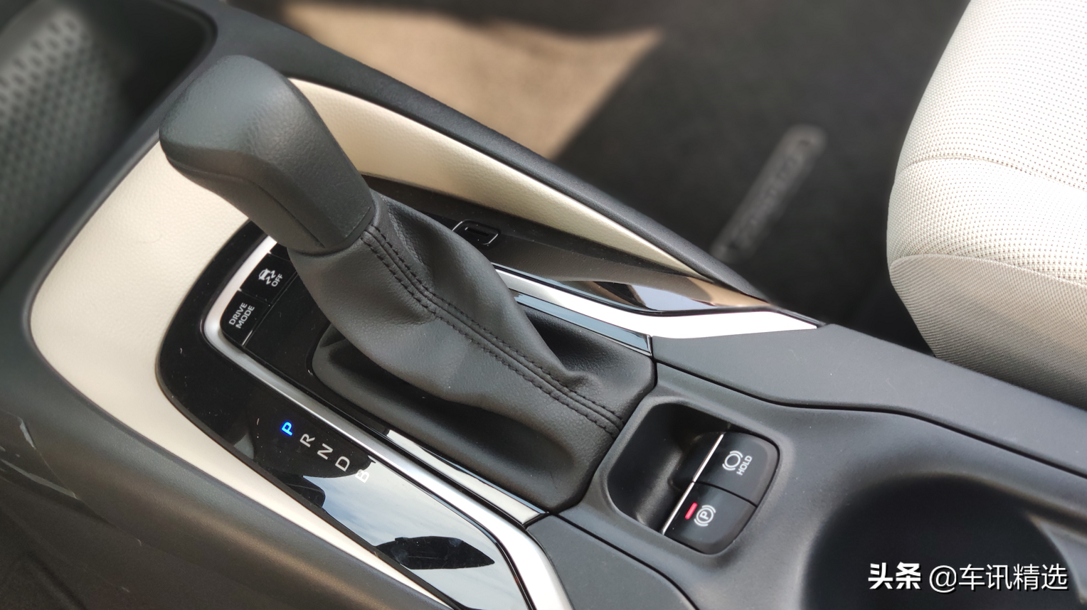 试驾全新卡罗拉 | 全球卖得最好的车到底好不好开？