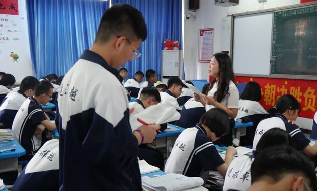 高考后才发现，做普高的鸡头和重点的凤尾截然不同，但愿你没选错