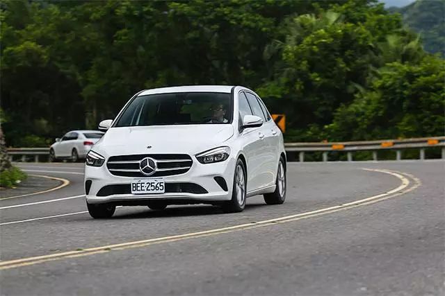 万年保姆车，开起来最无聊的奔驰？试驾一代B级