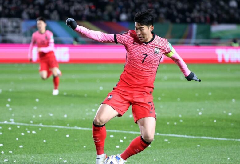 世预赛直播韩国VS阿联酋(世预赛1-0！韩国面对阿联酋打出统治级纪录：7连胜 32年不败)