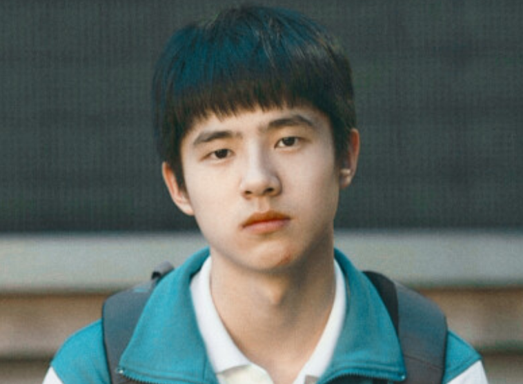 刘昊然顺利考编上岸，引大学生深思，明星也要来抢“铁饭碗”了？