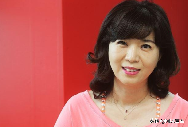 韩国人的大男子主义去哪里了？编剧的妻子攒了很多钱，丈夫系着围裙忙着买东西。