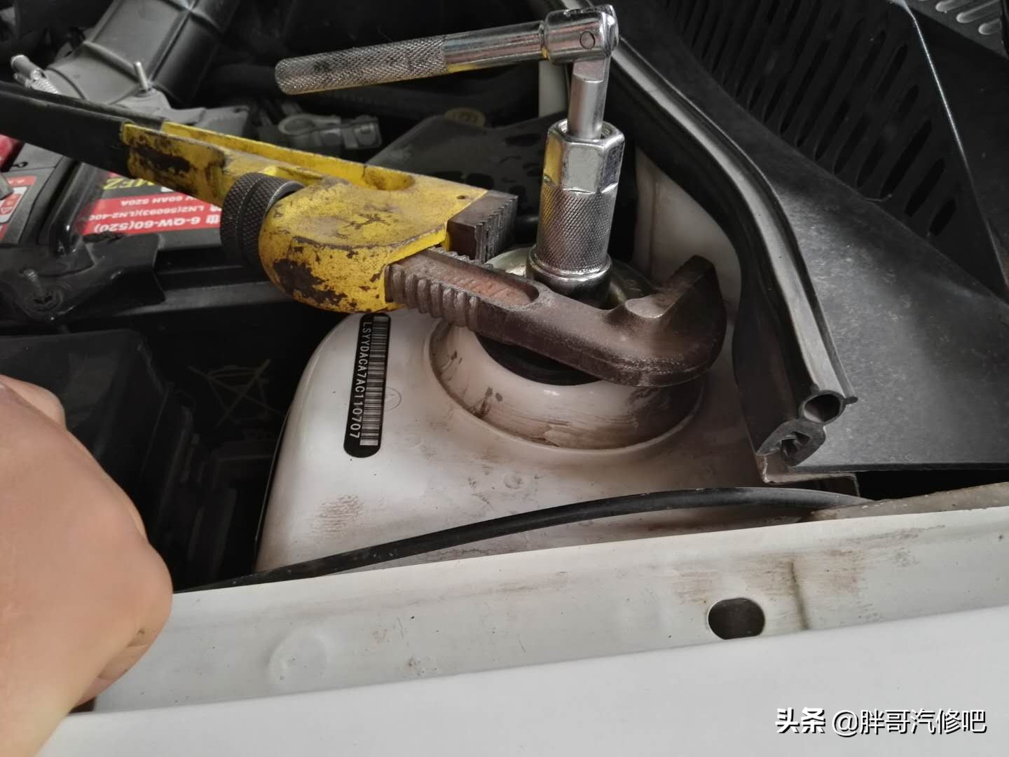 9年车龄8万公里的"老车"，底盘悬挂该如何保养？好底盘开出好心情