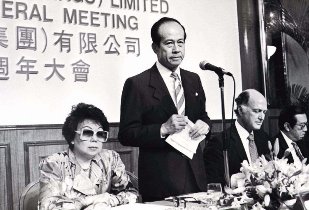 离世31年，李嘉诚却为她坚持扫墓31年，庄月明有何优秀之处？