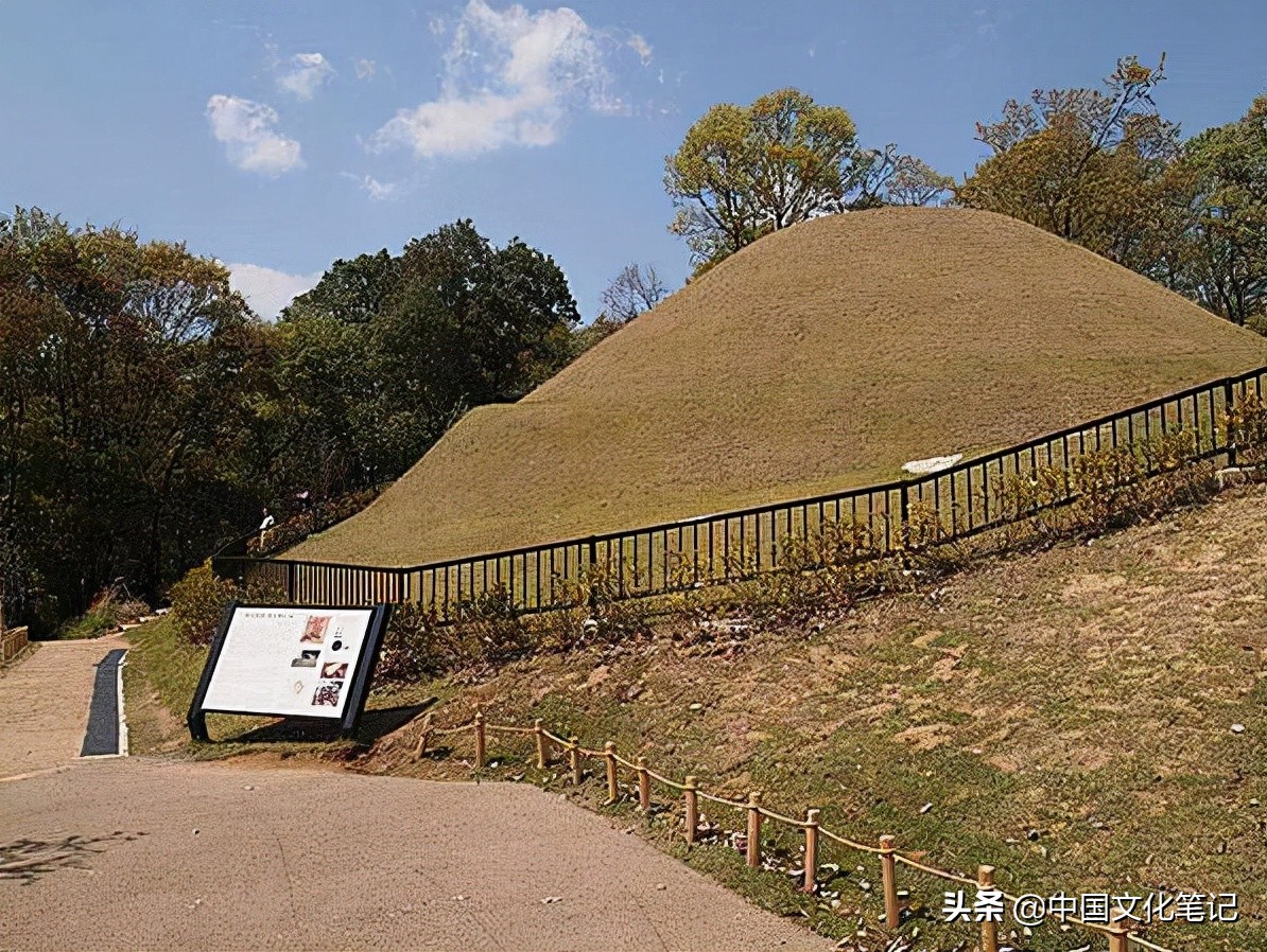 青龙白虎，朱雀玄武：1300年前的日本古坟，出现了中国四大神兽？