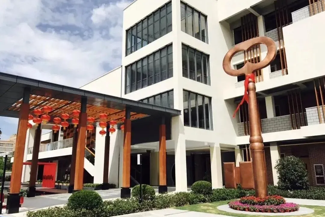 上海民办华东师大二附中紫竹双语学校诚聘中小学各科老师