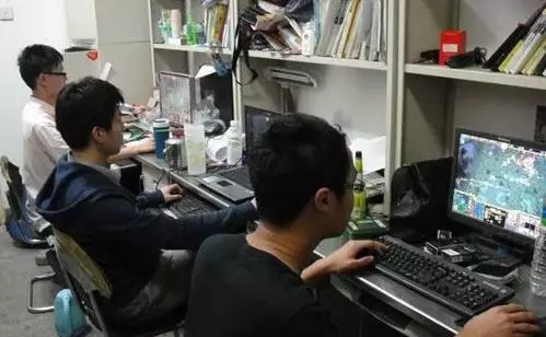 沉睡中的大学生，你不失业，天理难容