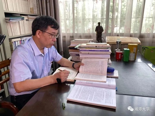 毛主席亲笔题名，走出两院院士、银行行长、大学校长，湖南这所大学“太牛了”