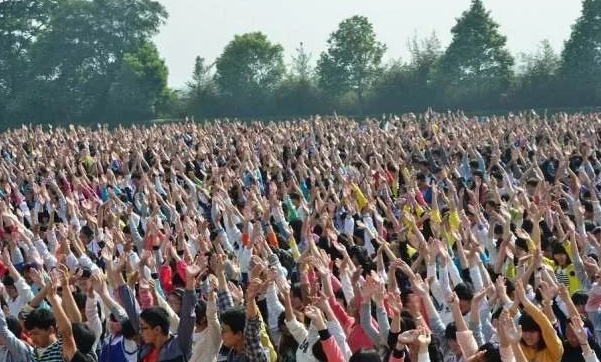 “逃离河南”刷屏，河南省高考生超过1百万，本科录取率全国垫底