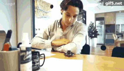 你的玩具弱爆了！指尖陀螺变回旋飞镖，想试试吗？