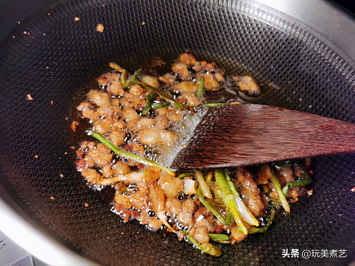 茄鲞的做法（复刻红楼梦里的文学美食之一茄鲞）