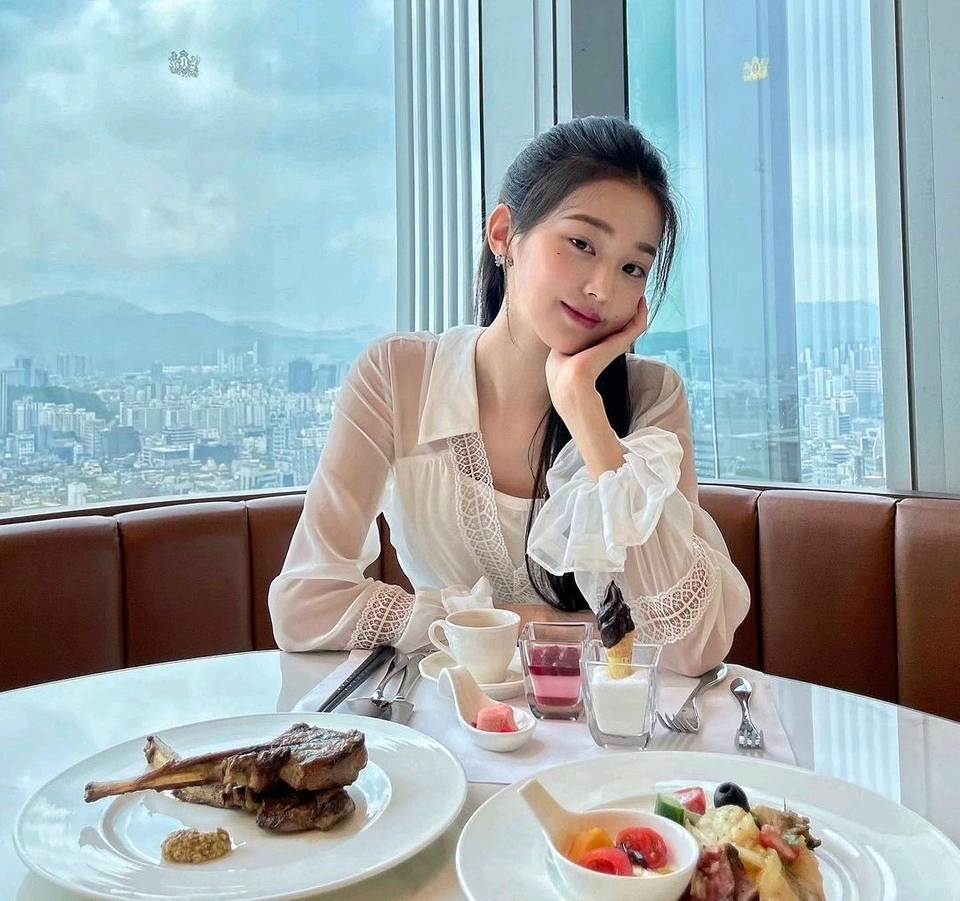 張元英，“臉蛋一點pd48的感覺都沒了，只是成了中國抖音女孩”