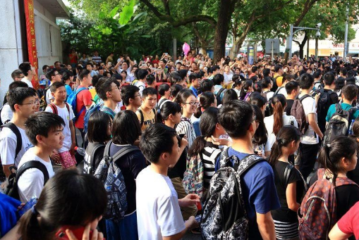 “逃离河南”刷屏，河南省高考生超过1百万，本科录取率全国垫底