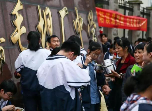 毛坦厂中学2017高考人数（高考工厂遭遇滑铁卢）