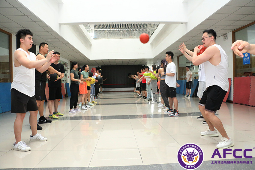 健身私教学校（教练培训健身教练学校需要多少钱呢）