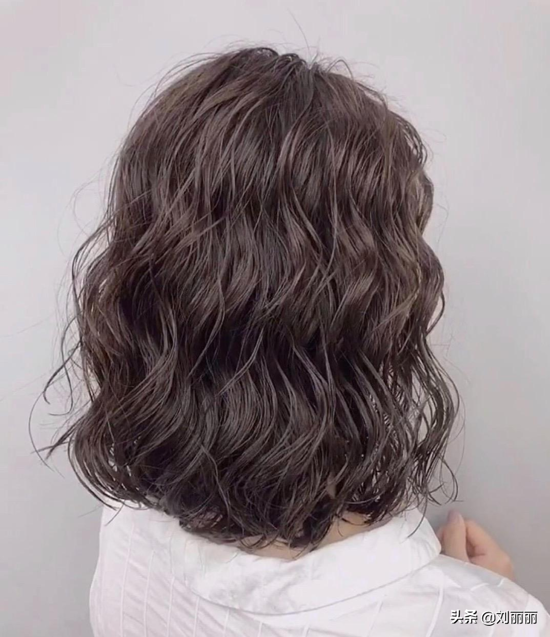 最洋气烫发20款,蓬松时尚显发量,适合头发细软少的女性