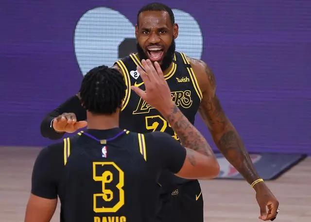 为什么现在nba没有中投了(詹姆斯是不是退步了，自从来了湖人之后，中投能力全部都没有了)