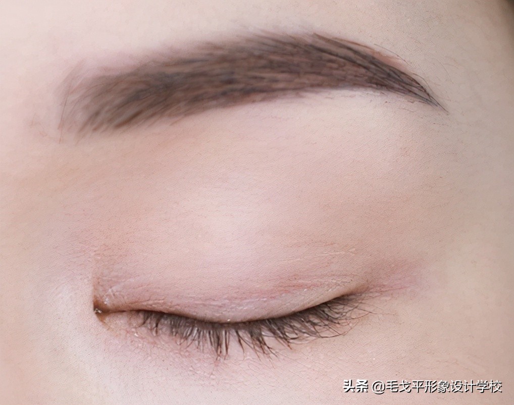 超实用 | 眼妆怎么画，干净自然不显脏？